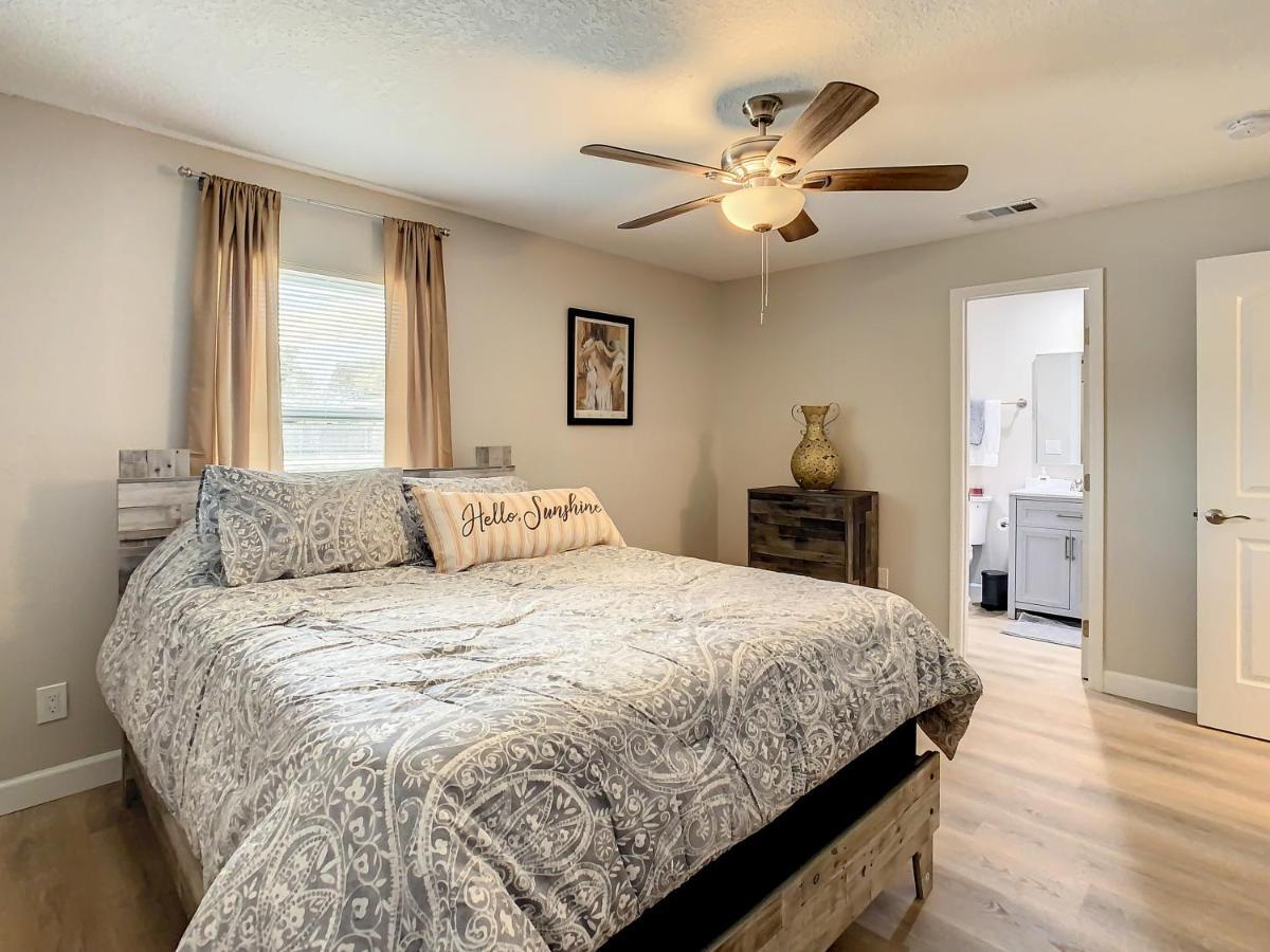 Crown Jewel Of Clearwater 10-15 Min To Beach 5 Min To St Pete Airport Villa Eksteriør billede